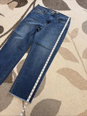 Seven7 Raw-Hem Cropped Jeans in Dark Blue Wash
